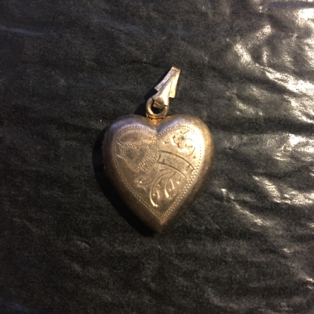 UNENGRAVED 1950s Sterling Locket